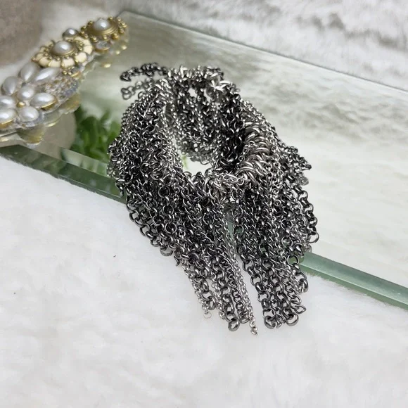Elegant Silver Chain Fringe Bracelet - Picture 5 of 8